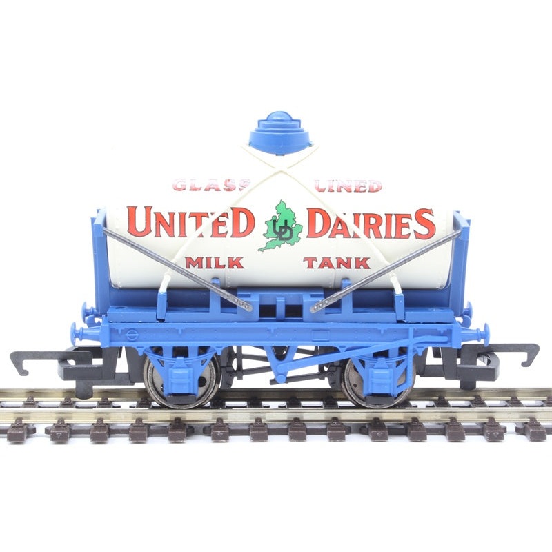 Hornby HO/OO  United Dairies 14T Tank wagon