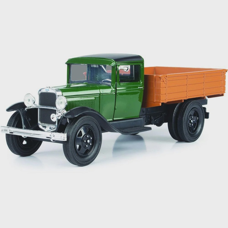Motormax 1:24 1931 Ford Model AA Cream W/Black Roof