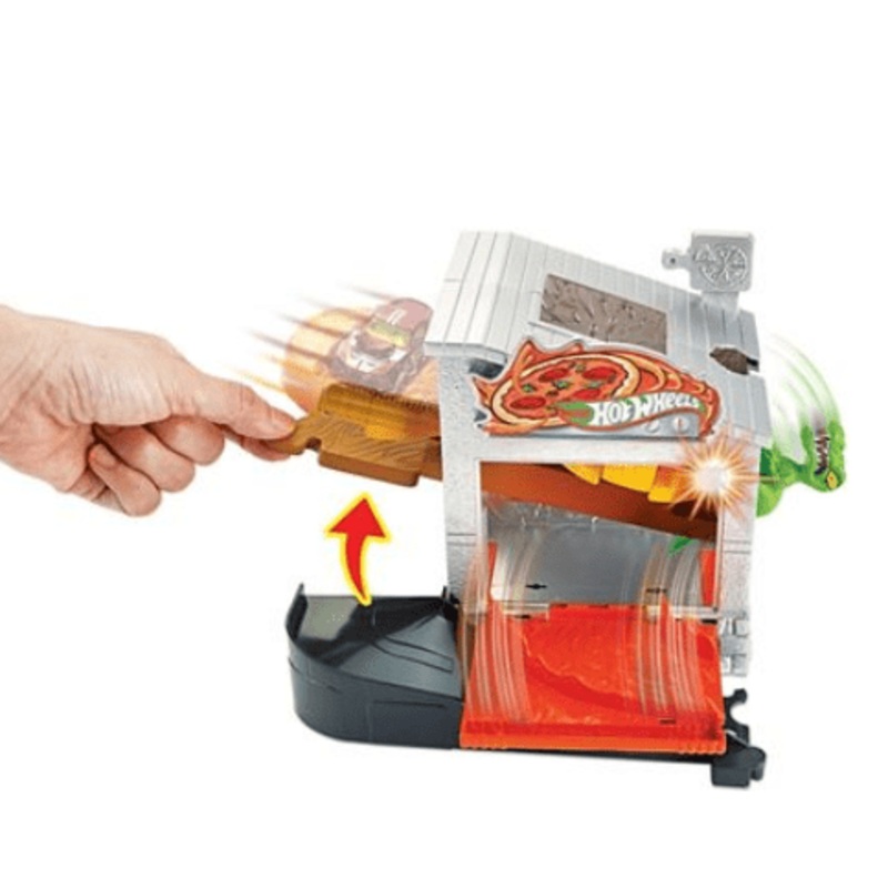 Hot Wheels City Downtown Pizza Toss Playset GFY68 - Multicolor