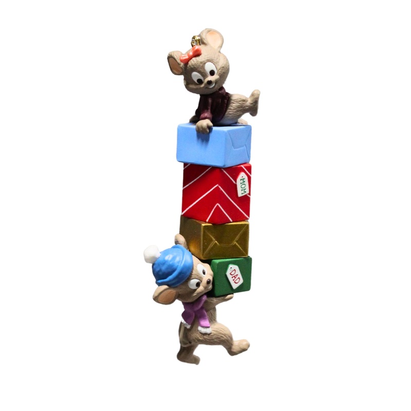 Hallmark Ornament: 1997 Mom and Dad | QX6522