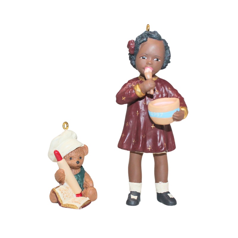 Hallmark Ornament: 1997 Nikki | QX6142 | Martha Root