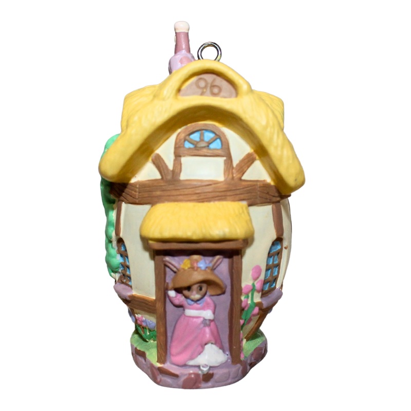 Hallmark Ornament: 1996 Apple Blossom Lane  | QEO8084