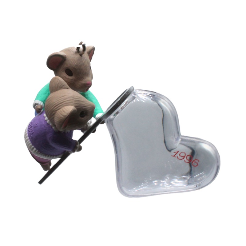 Hallmark Ornament: 1996 Hearts Full of Love | QX5814