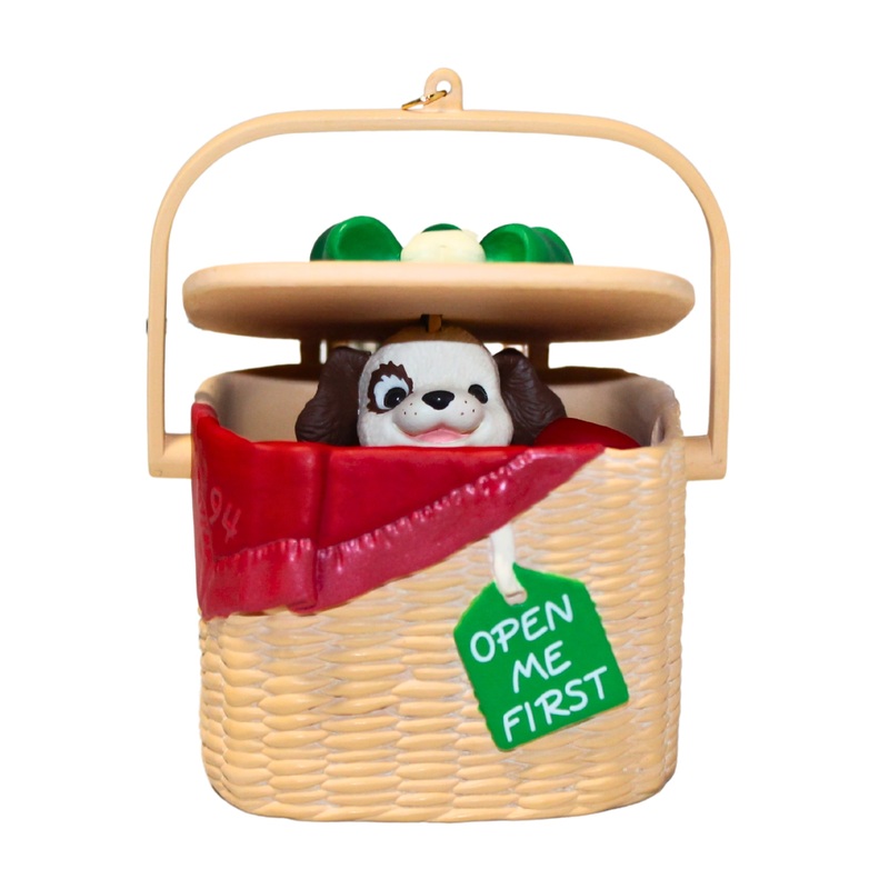 Hallmark Ornament: 1994 Peekaboo Pup  | QLX7423