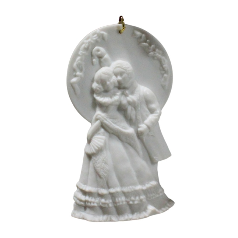 Hallmark Ornament: 1993 Mistletoe Kiss  | QK1145