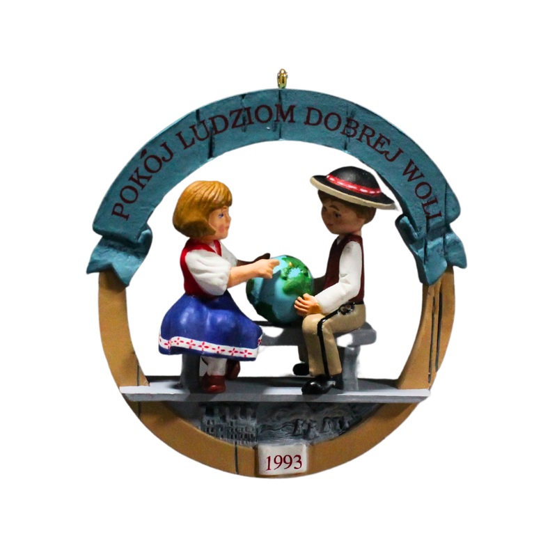 Hallmark Ornament: 1993 Peace on Earth | QX5242