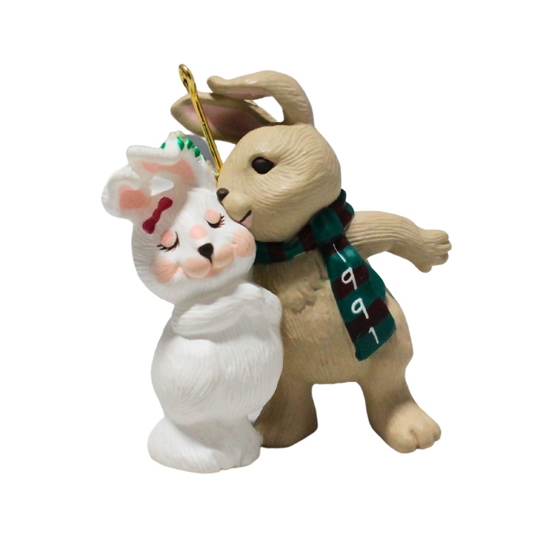 Hallmark Ornament: 1991 Under the Mistletoe | QX4949