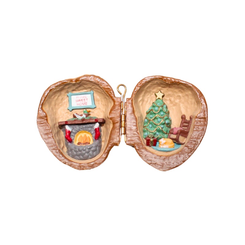 Hallmark Ornament: 1989 Nutshell Holiday  | QX4652