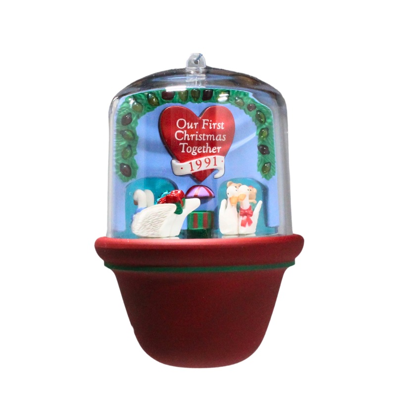 Hallmark Ornament: 1991 Our First Christmas Together  | QLX7173