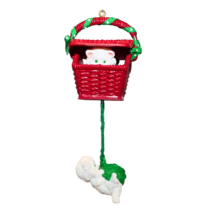 Hallmark Ornament: 1988 Peek-a-boo Kitties | QX4871