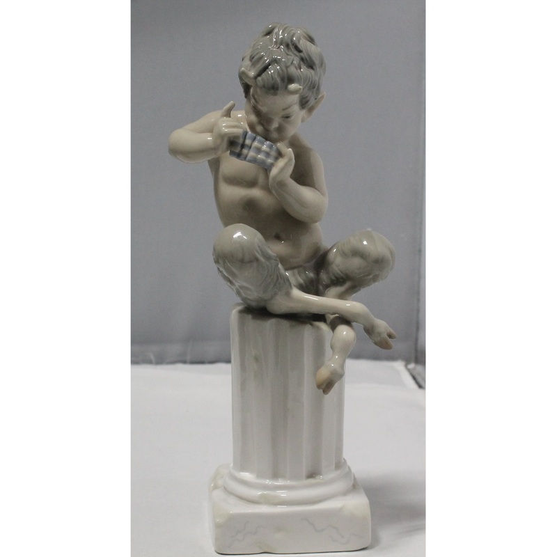 Lladr Figurine: 1007 Pan W/Flute | Glazed Finish | Crack on base