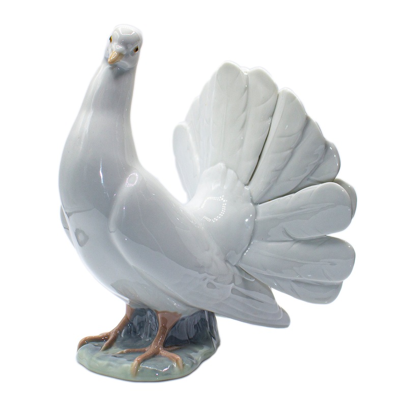 Lladr Figurine: 1016 Dove