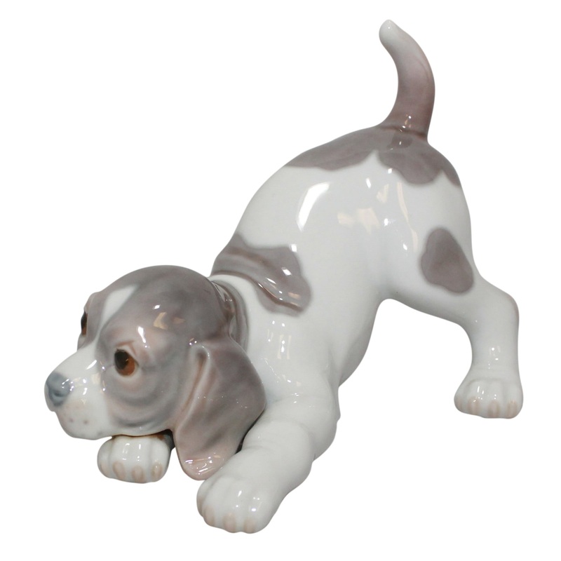 Lladr Figurine: 1070 Beagle Puppy
