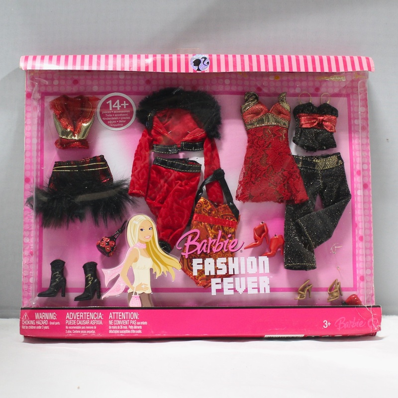 Barbie Fashion Fever Clothes and Accessories, Red