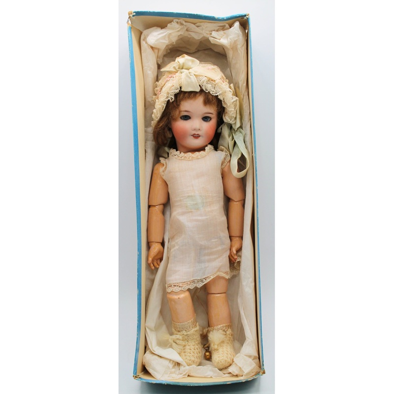 Bebe Francais Au Nain Bleu Doll No. 301 | Please Read
