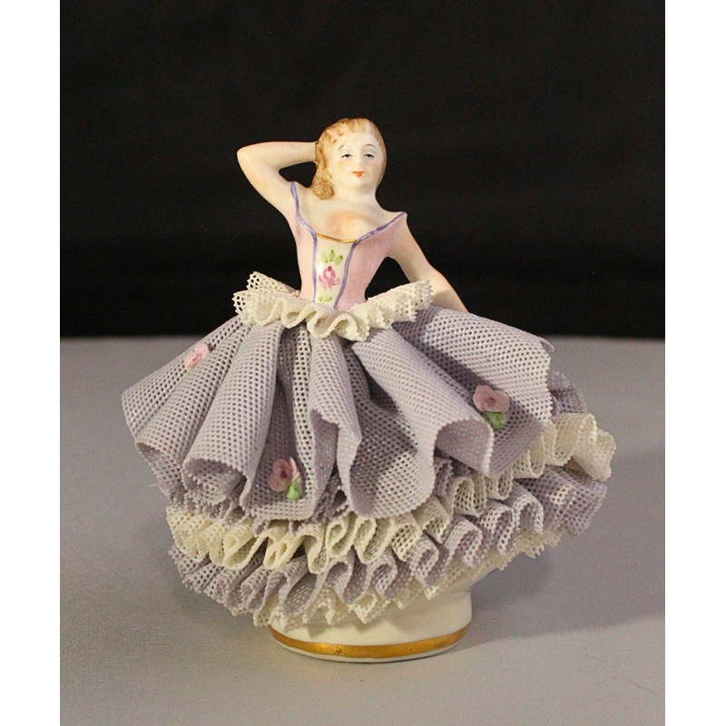 "Olivia" Figurine | Chipped dress