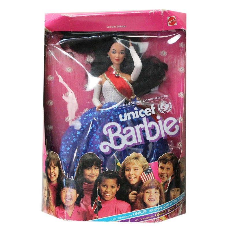 1988 UNICEF Barbie (4774) - Brunette hair