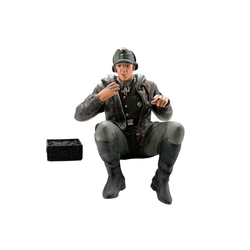 Torro 1/16 Scale Figure Schwimmwagen Radio Operator Winter
