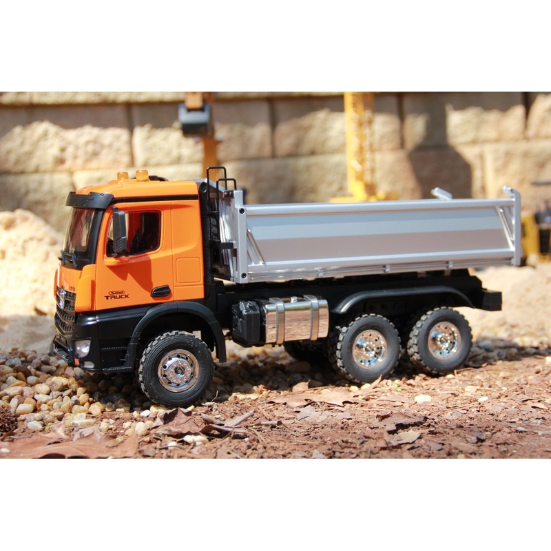 Huina 1/14 Scale Metal 6x6 Dump Truck - RTR - (OPEN BOX)